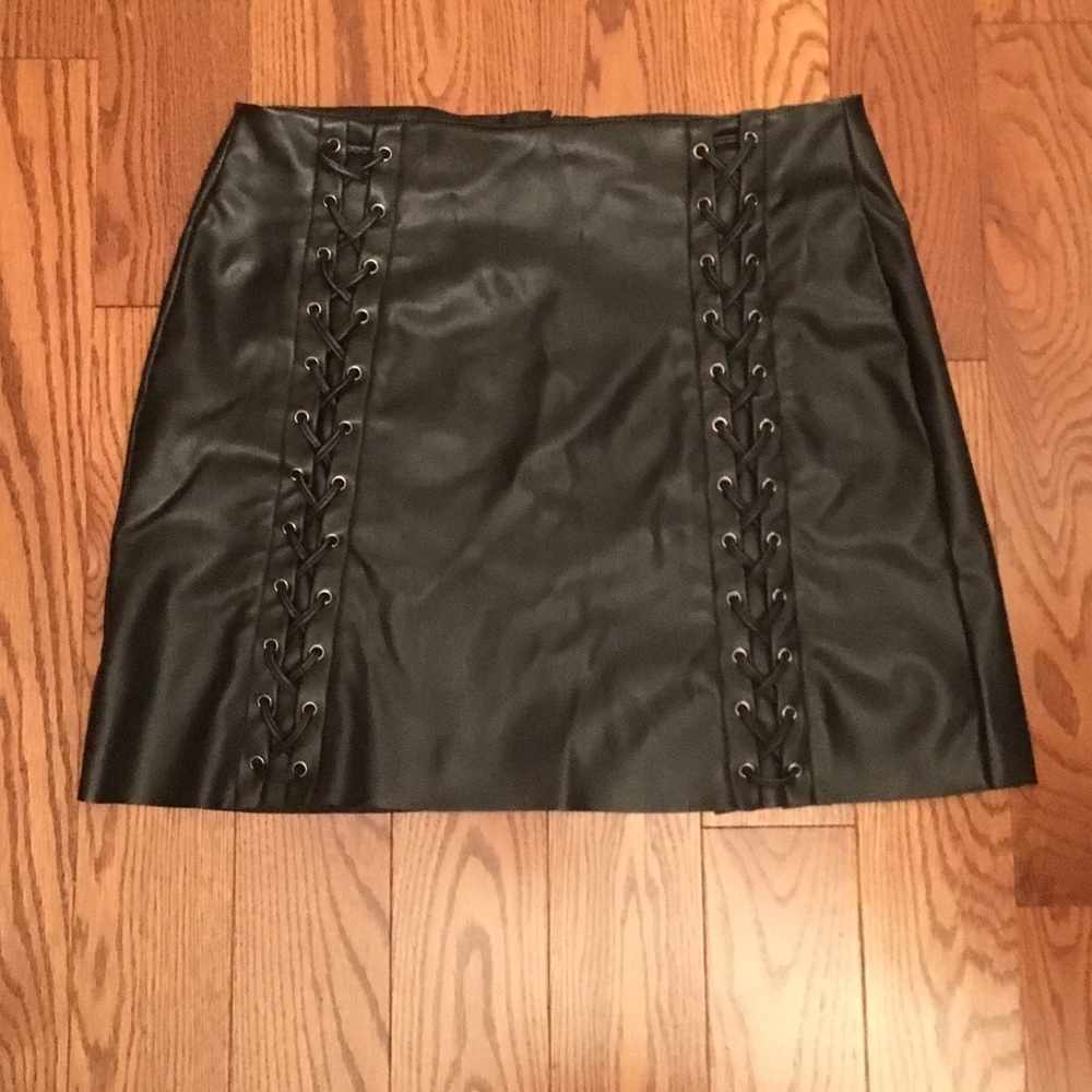 Faux leather mini skirt
